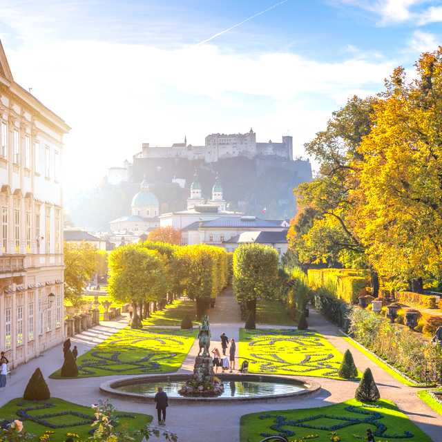 Hallstatt to Salzburg: Private day trip