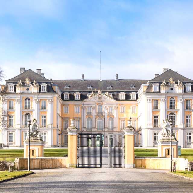 Cologne to Bonn and Bruhl Palaces: Private day trip