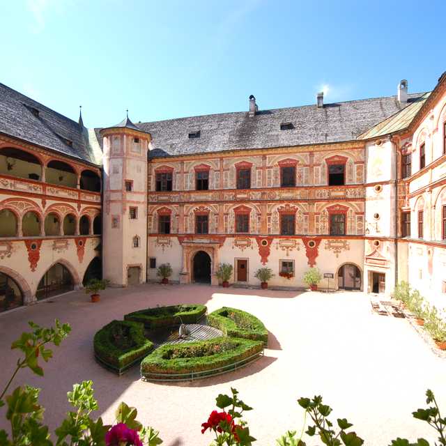 Innsbruck to Tratzberg and Pertisau: Private day trip