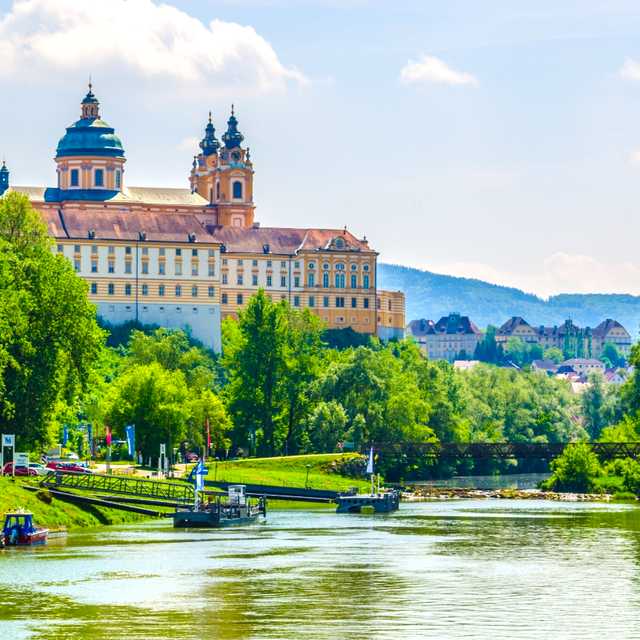 Vienna to Melk and Durnstein: Private day trip