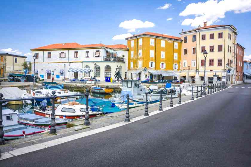 Discover location header image