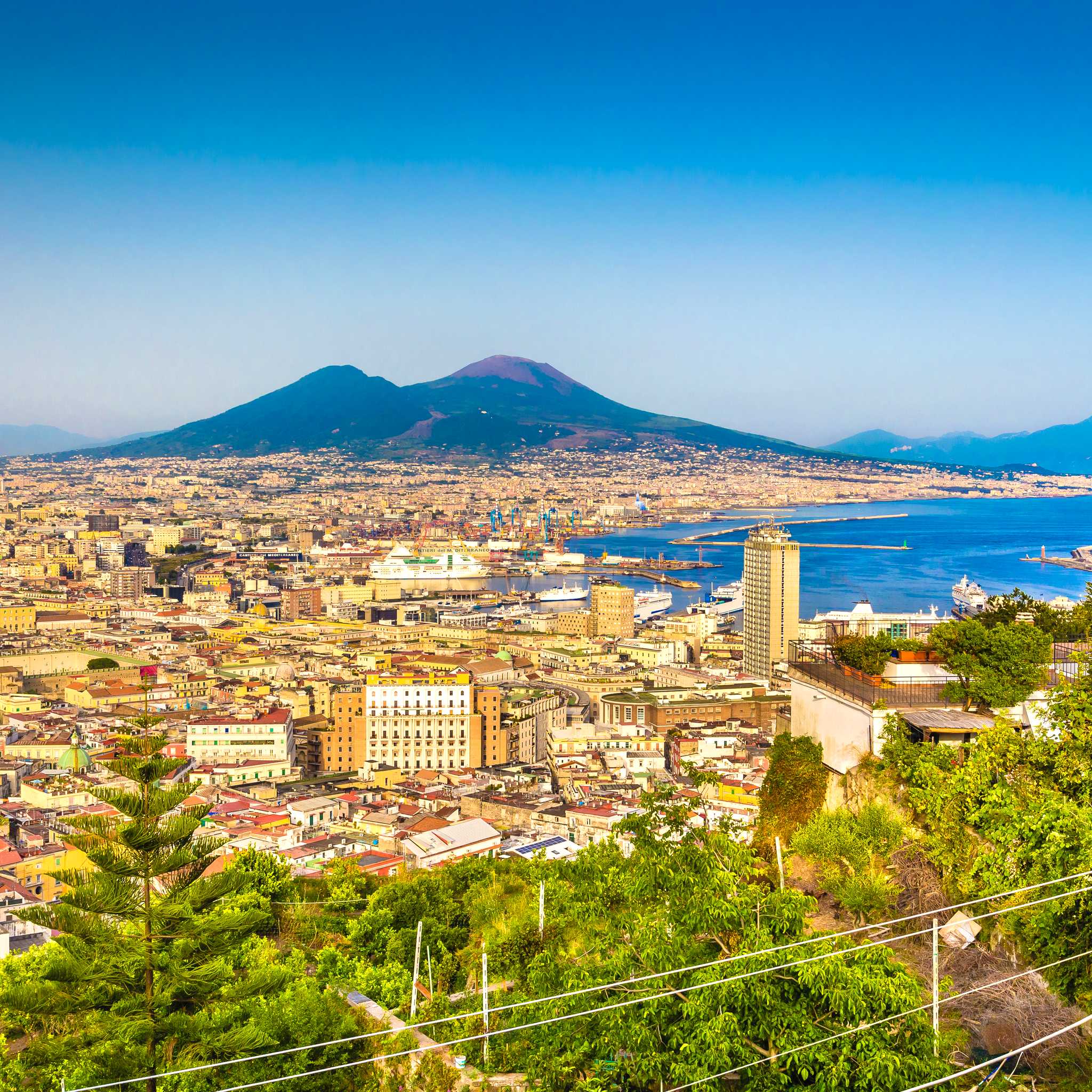 Private car transfers in Italy from Naples
