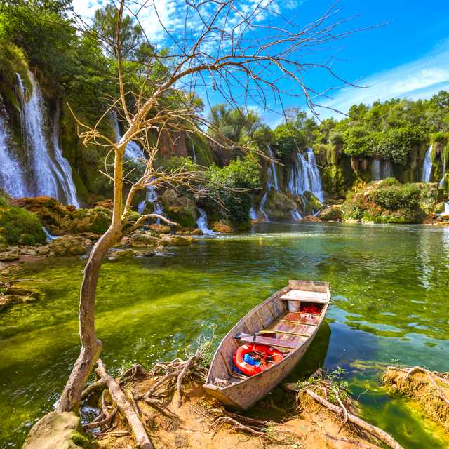 Dubrovnik to Kravica Falls and Pocitelj: Private day trip