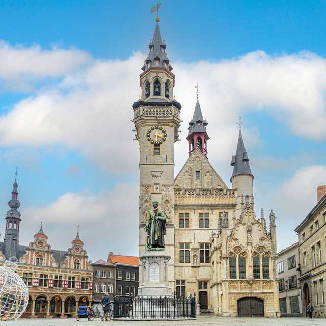 Antwerp to Aalst and Dendermonde: Private day trip