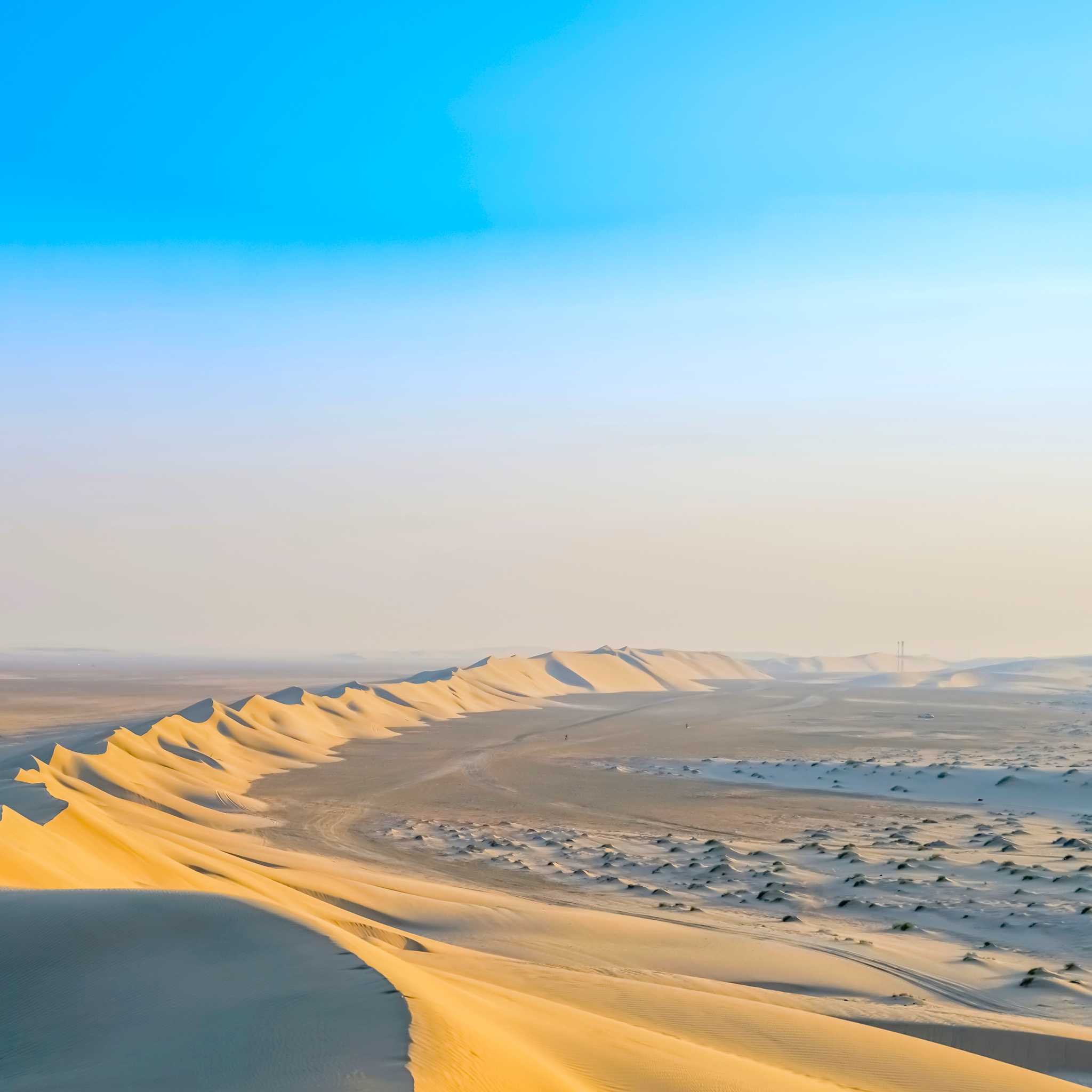 Private car transfers in Qatar from Al Khor