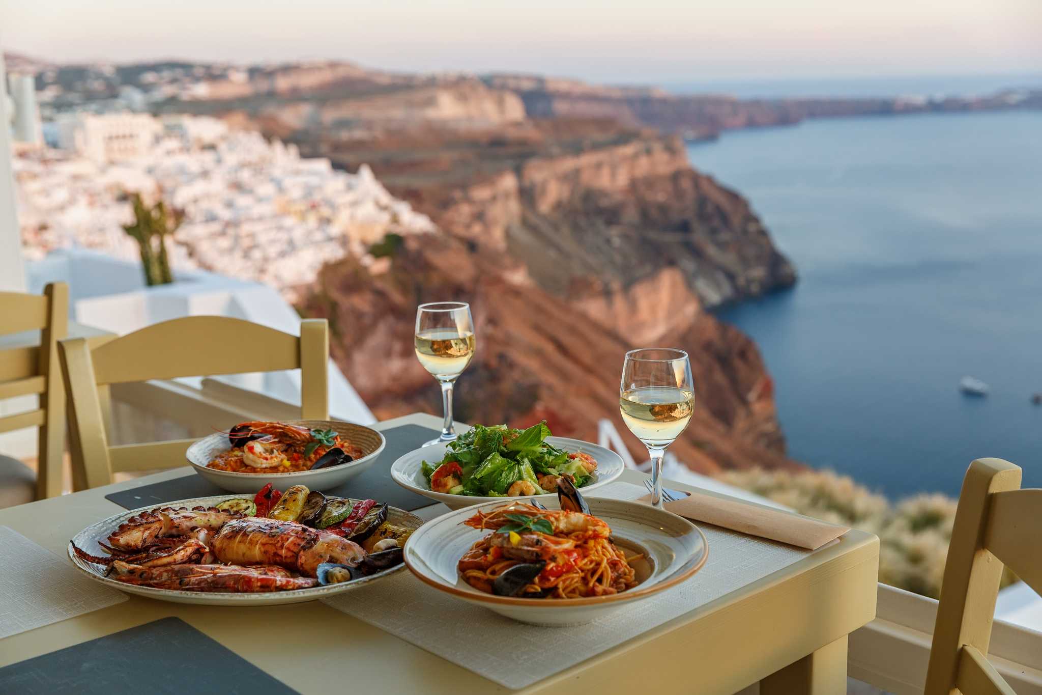 在 从 mykonos-international-airport-gr 到 mykonos-gr 的途中，参观 Alesta Restaurant Mykonos ，通过 Daytrip