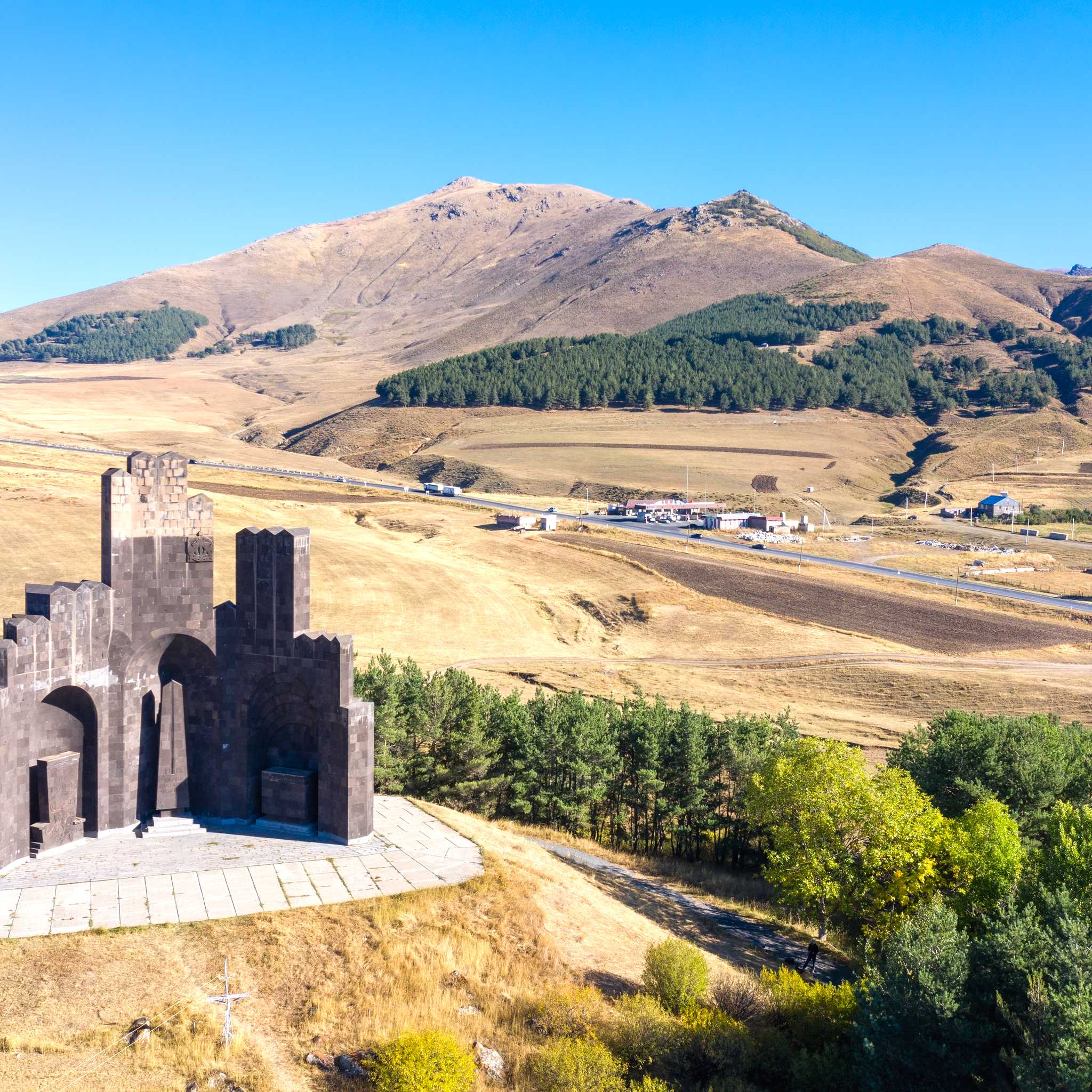 Private car transfers in Armenia from Aparan