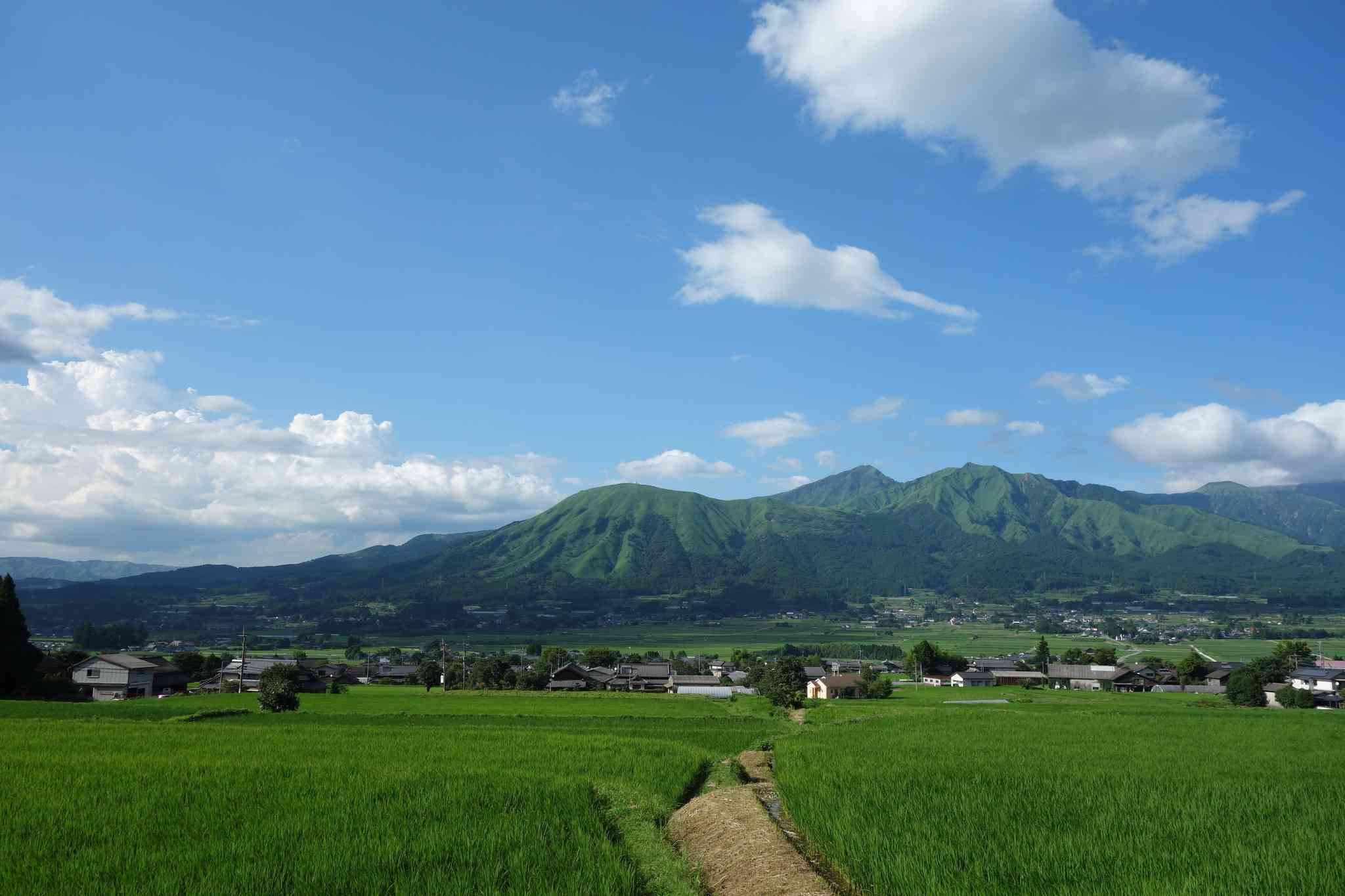 Vista panorámica de Aso - excursión privada de un día desde Hiroshima - foto 3