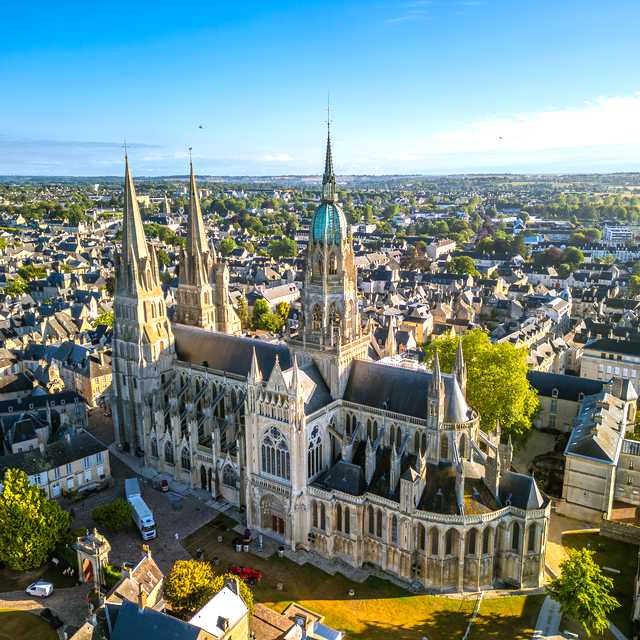 Rouen to Caen and Bayeux: Private day trip