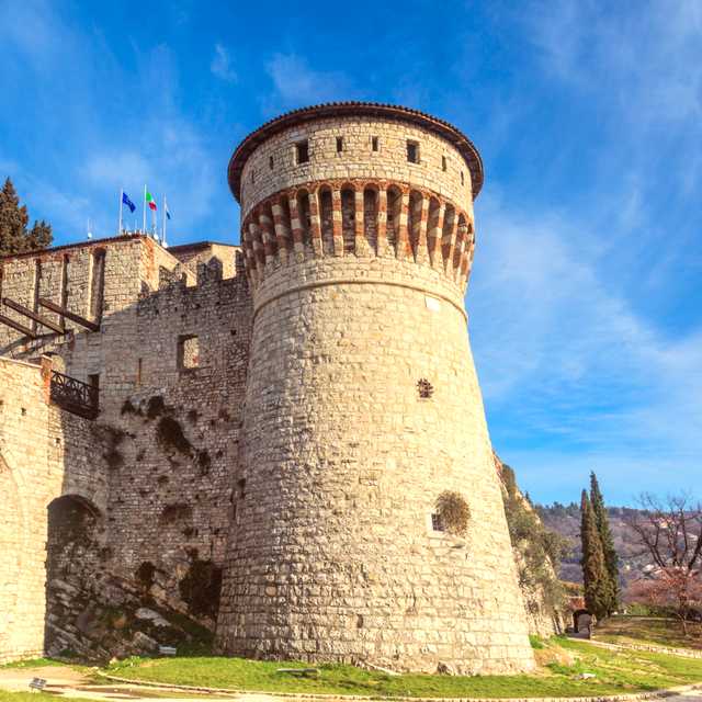 Milan to Bergamo and Brescia Castle: Private day trip