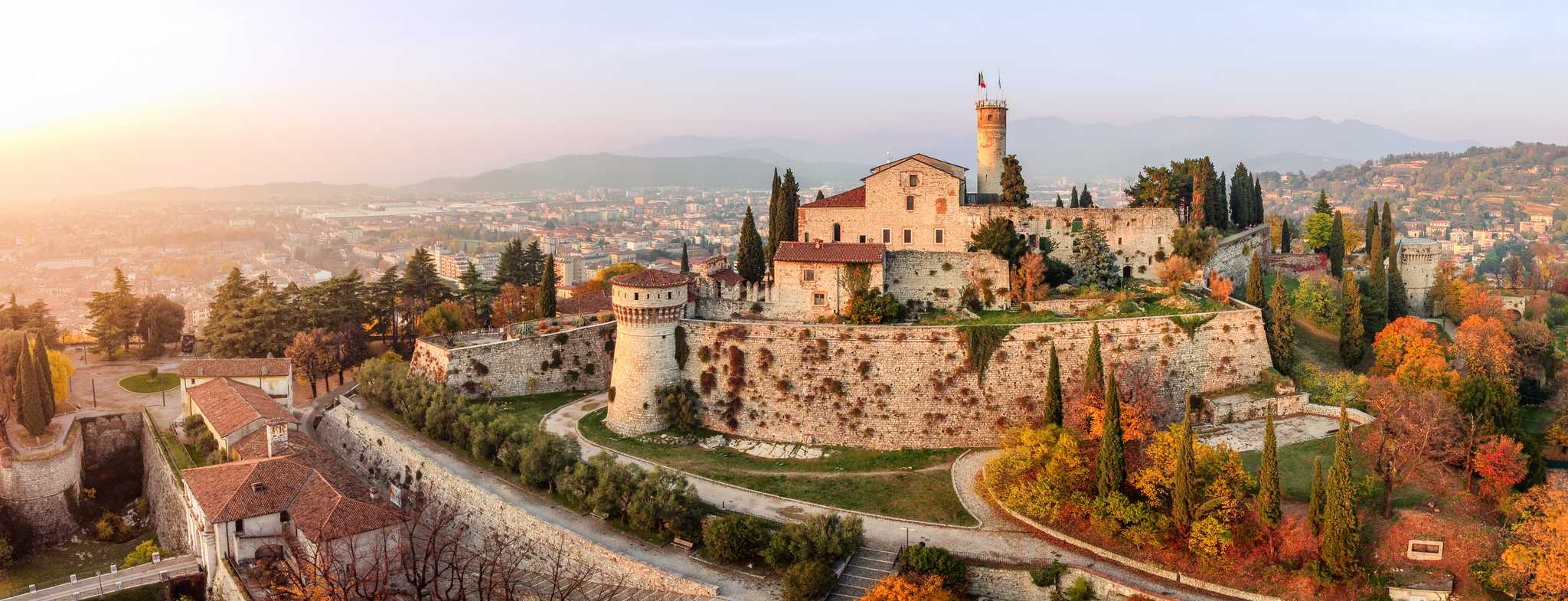 Brescia ์์ ํ๋ผ์ด๋น ์ฐจ ์ ์ก ์๋น์ค - ์ดํ๋ฆฌ์ ์ Brescia ๊ฒฝ์น.