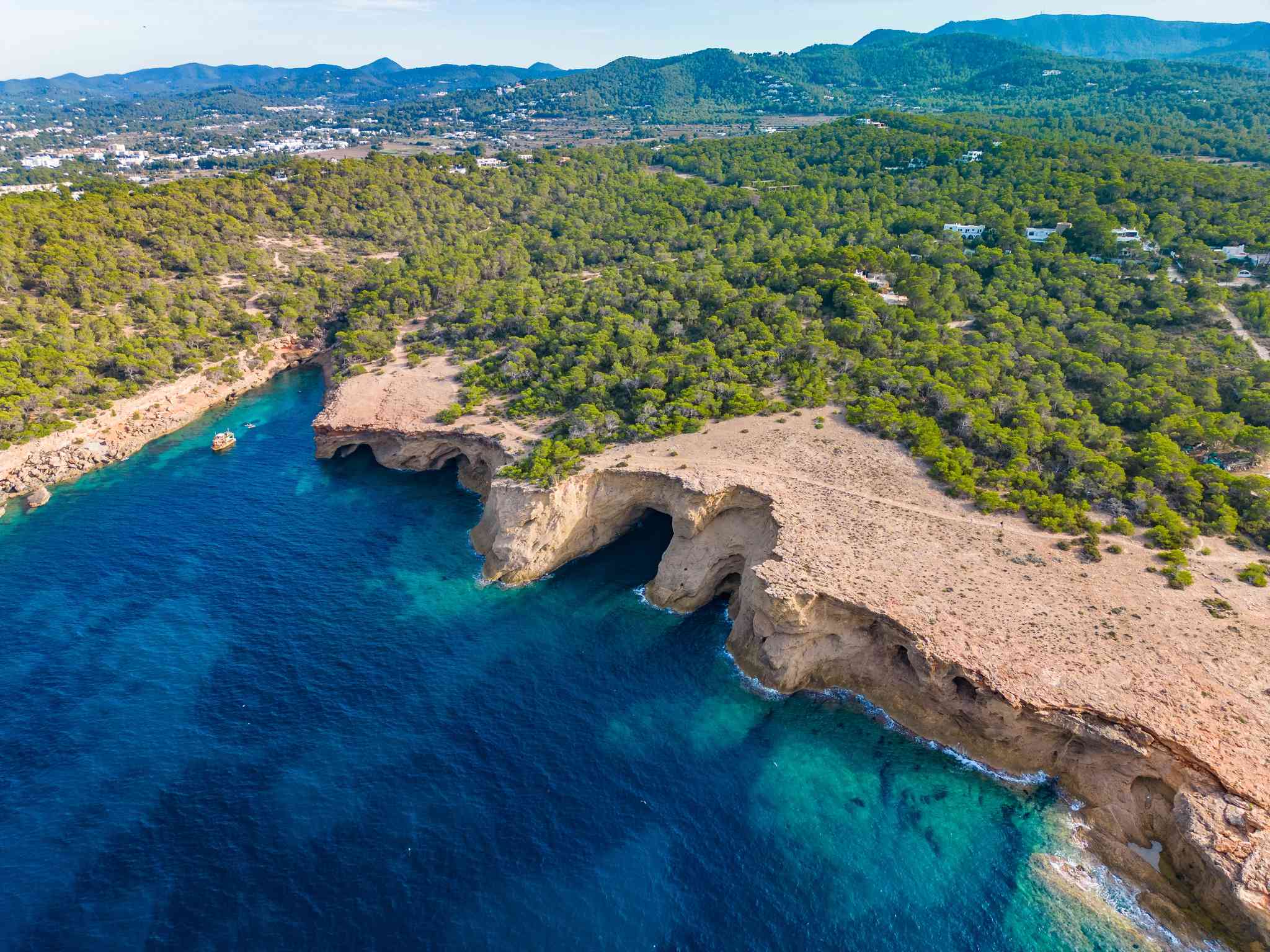 Ibiza Town 의 경치 - Cala Bassa 에서 출발하는 개인 day trip - 사진 8