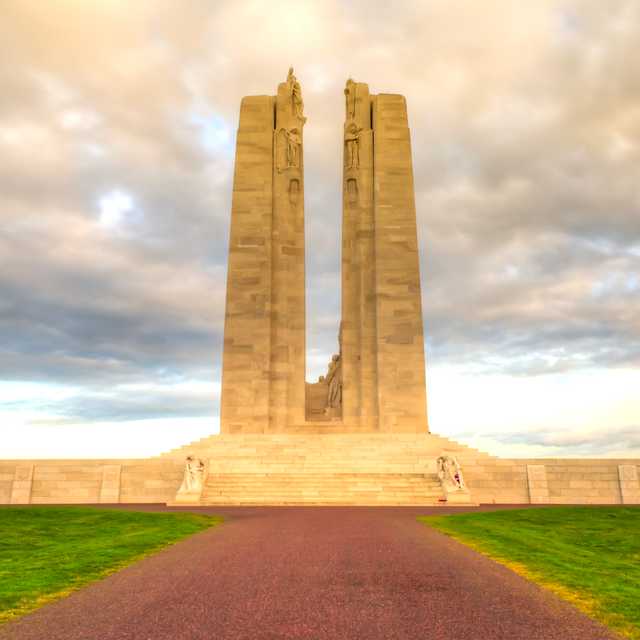Bruges to Arras and Canadian National Vimy Memorial: Day trip