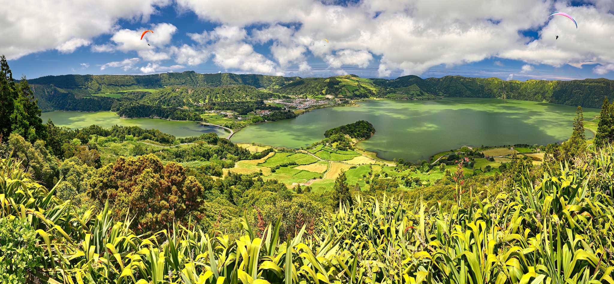 在 从 ponta-delgada-portugal-pt 到 mosteiros-pt 的途中，参观 Cerrado das Freiras Viewpoint ，通过 Daytrip