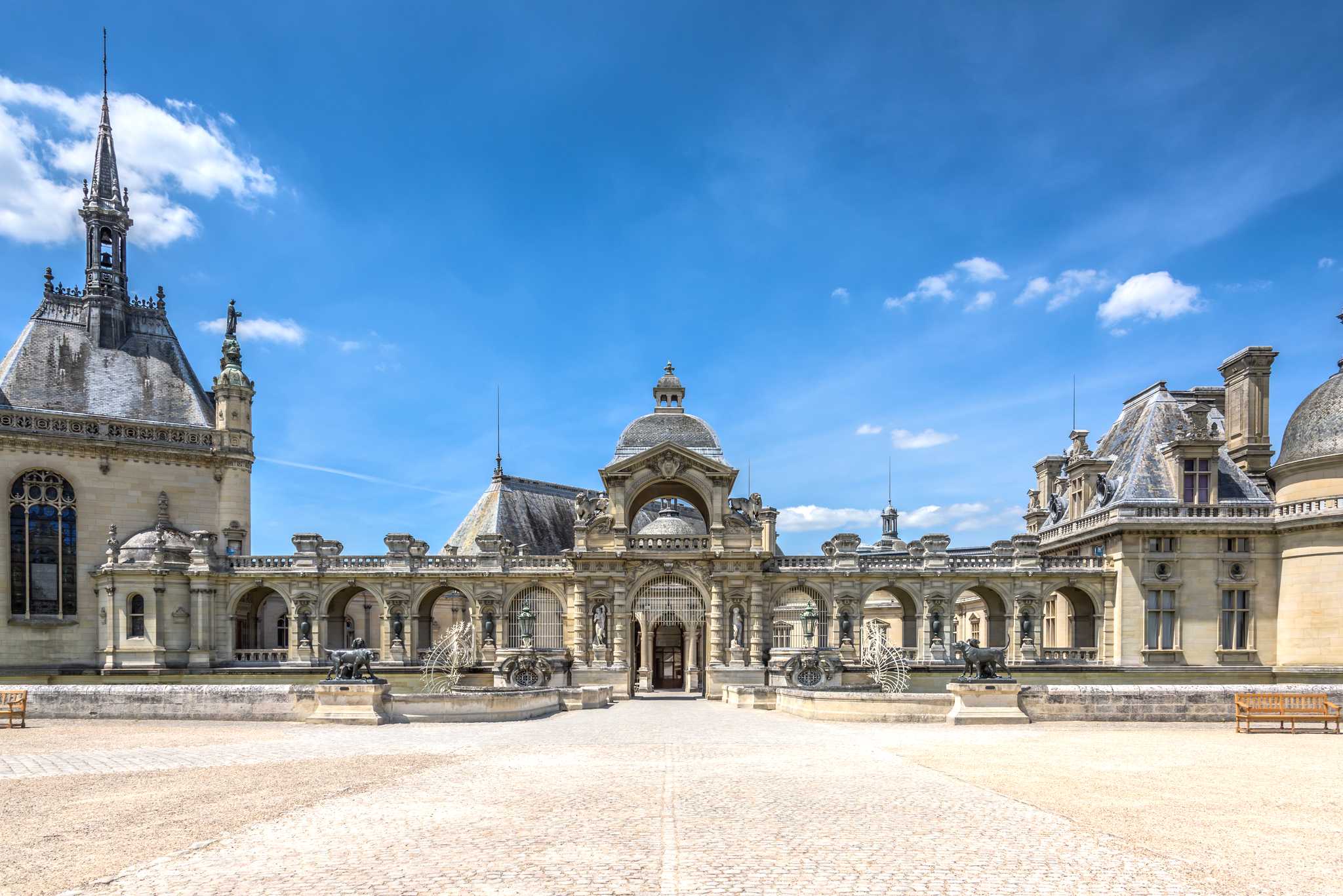 Rouen to Chantilly and Royaumont Abbey: Day trip