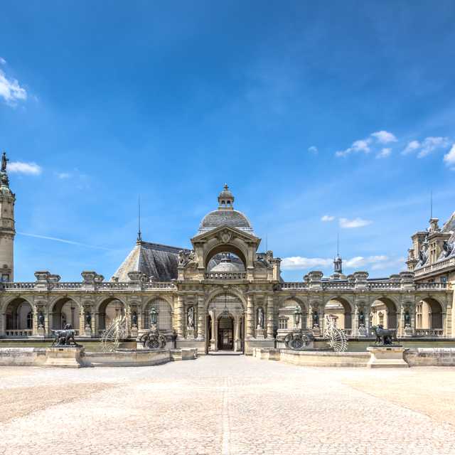 Rouen to Chantilly and Royaumont Abbey: Day trip