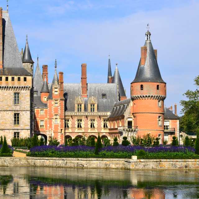 Conflans-Sainte-Honorine to Maintenon and Chartres: Day trip