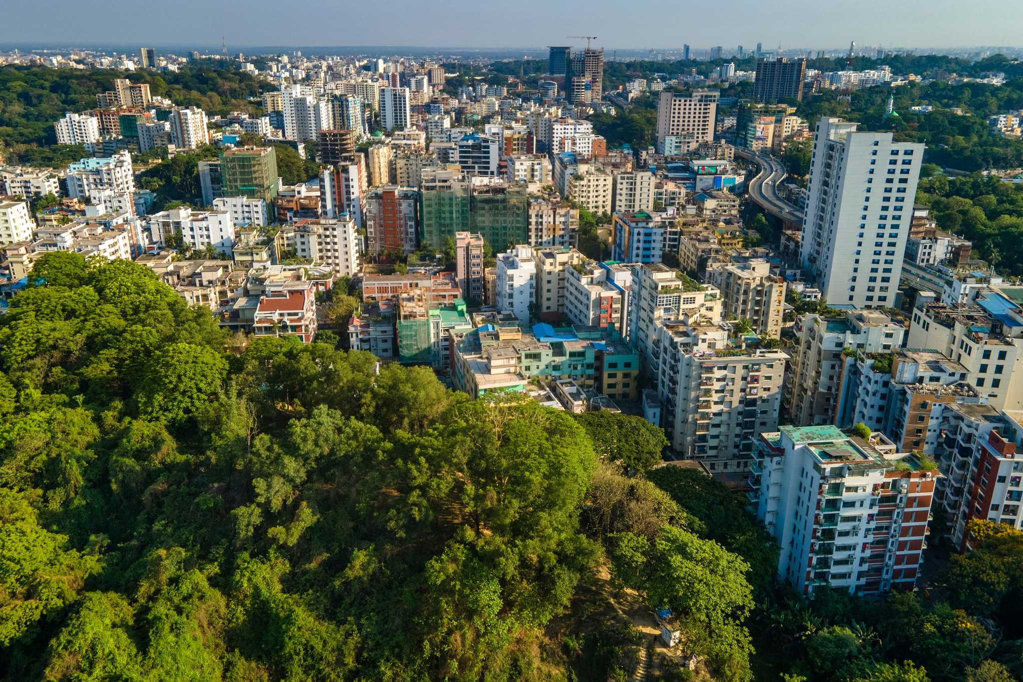 Private Autotransferdienste in Chattogram - malerische Aussicht auf Chattogram in Bangladesch
