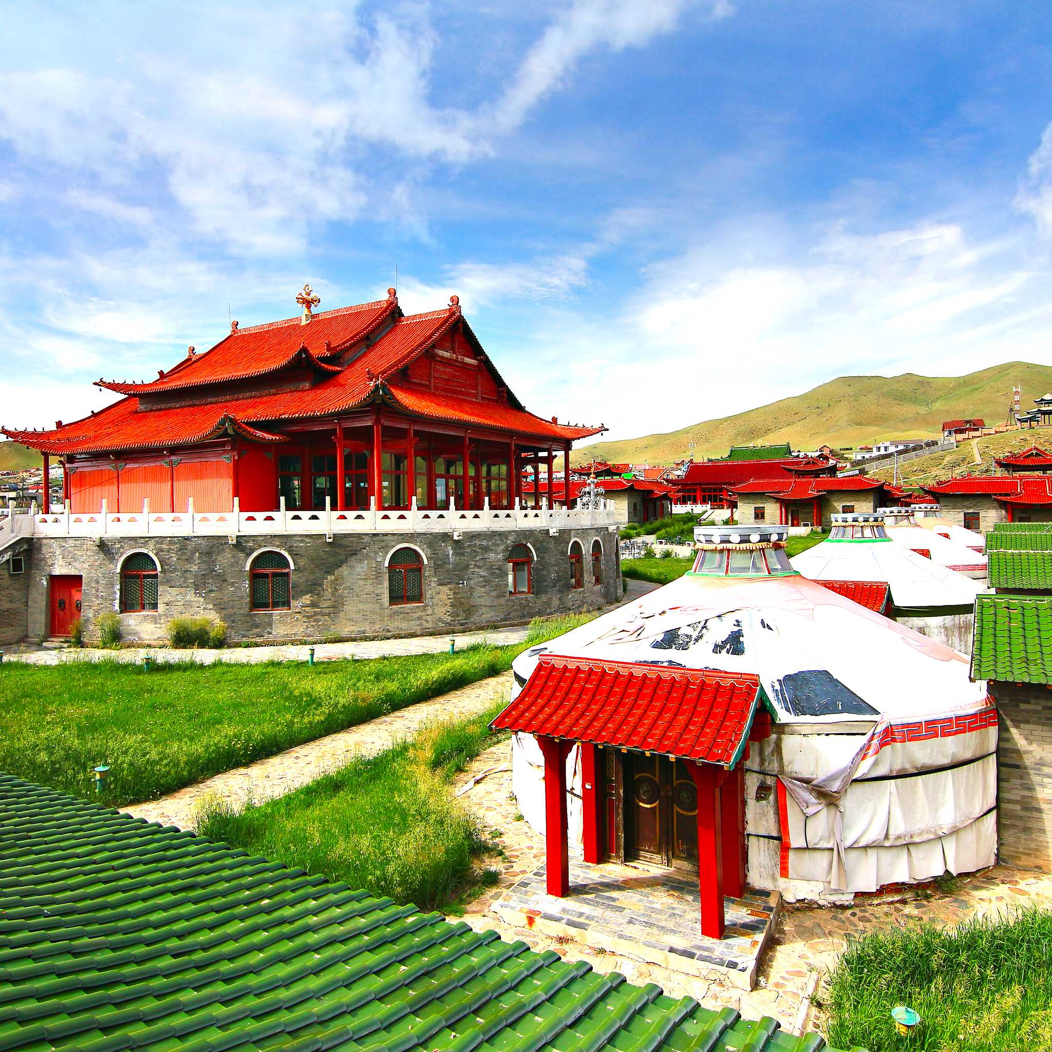 Private car transfers in Mongolia from Chinggis Khaan International Airport