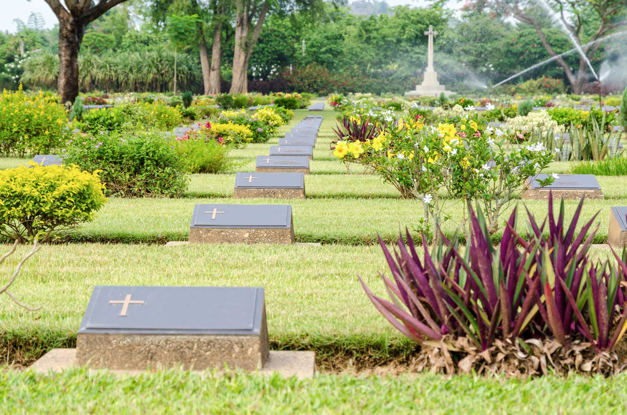Bangkok 에서 출발하는 개인적인 하루 여행 중 Chong Kai Allied War Cemetery 일정 정지