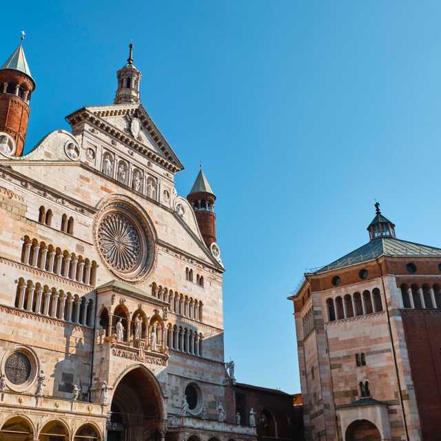 Lombardy's Renaissance trail: Private day trip from Milan