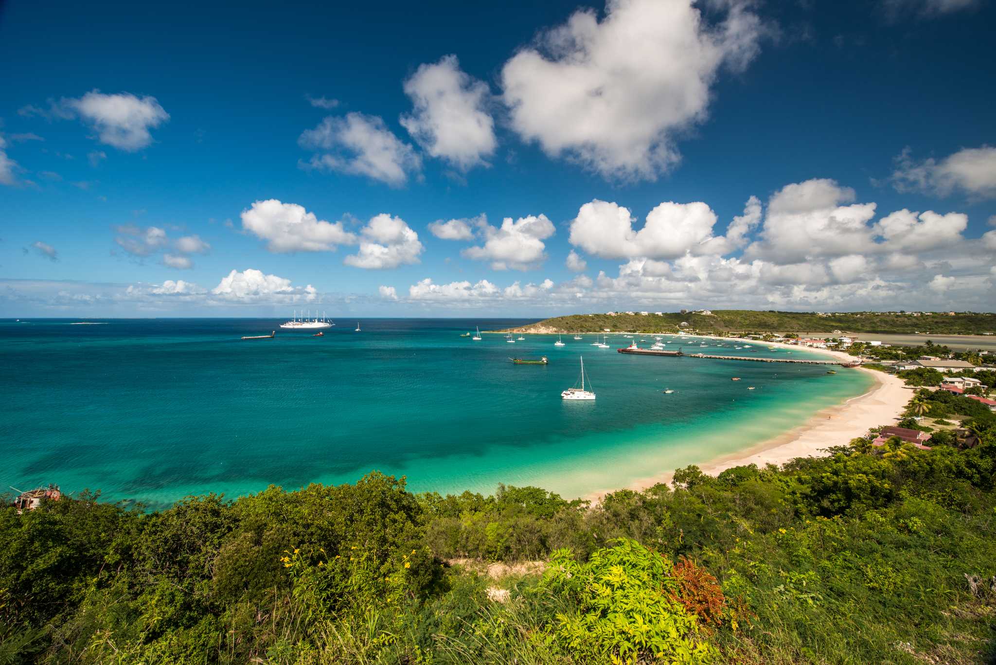 blowing-point-ai에서 mount-fortune-ai으로 가는 길에 Daytrip 으로 Crocus Bay Beach 방문하기
