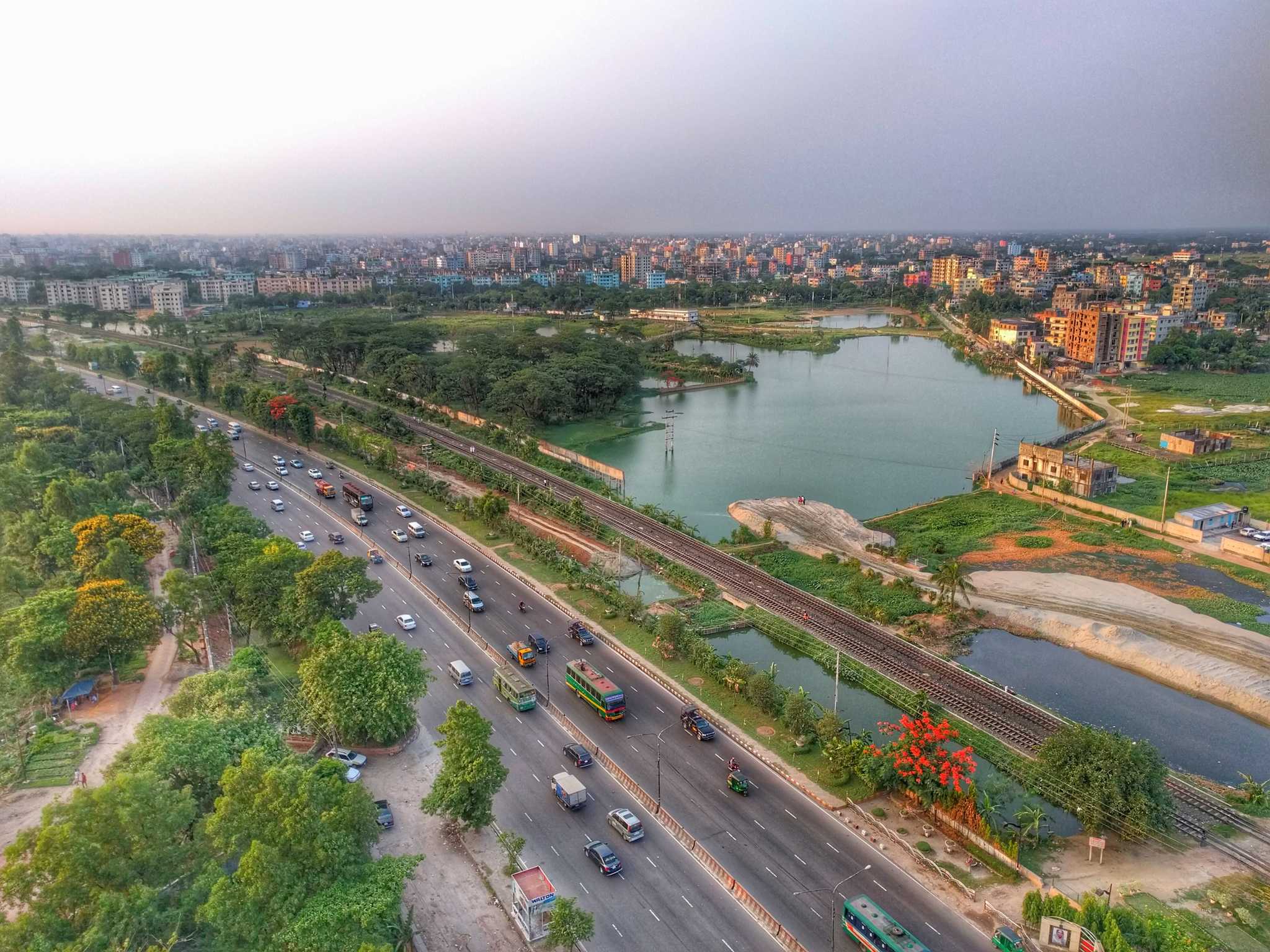 Private Autotransferdienste in Dhaka - malerische Aussicht auf Dhaka in Bangladesch