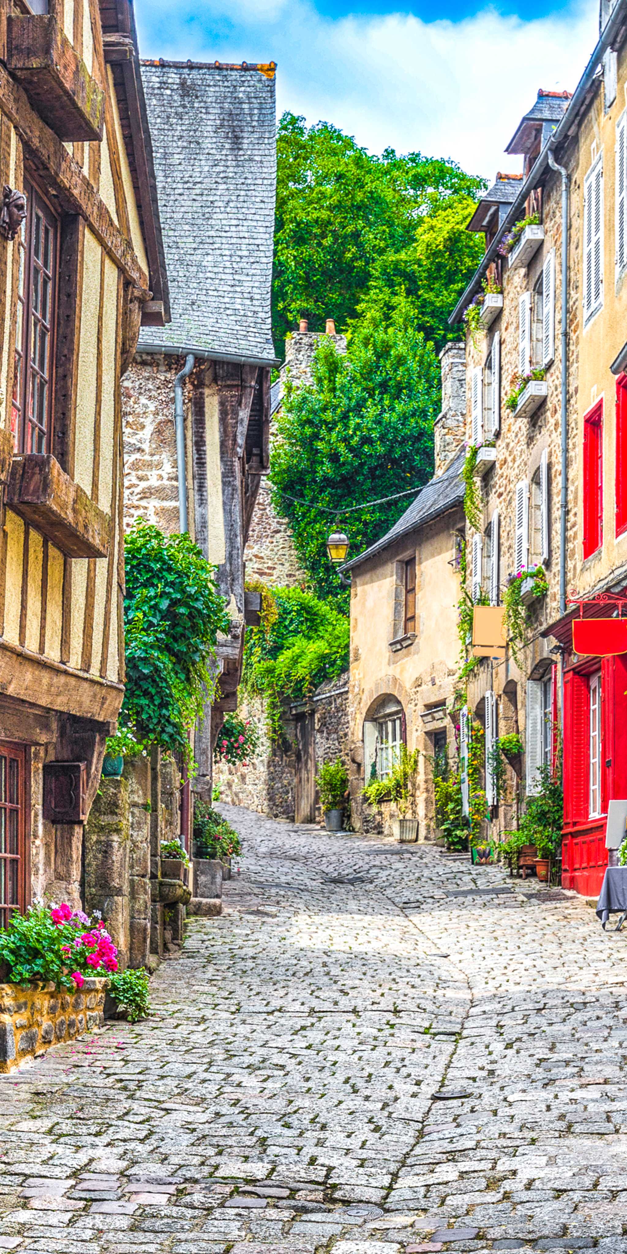 Dinan