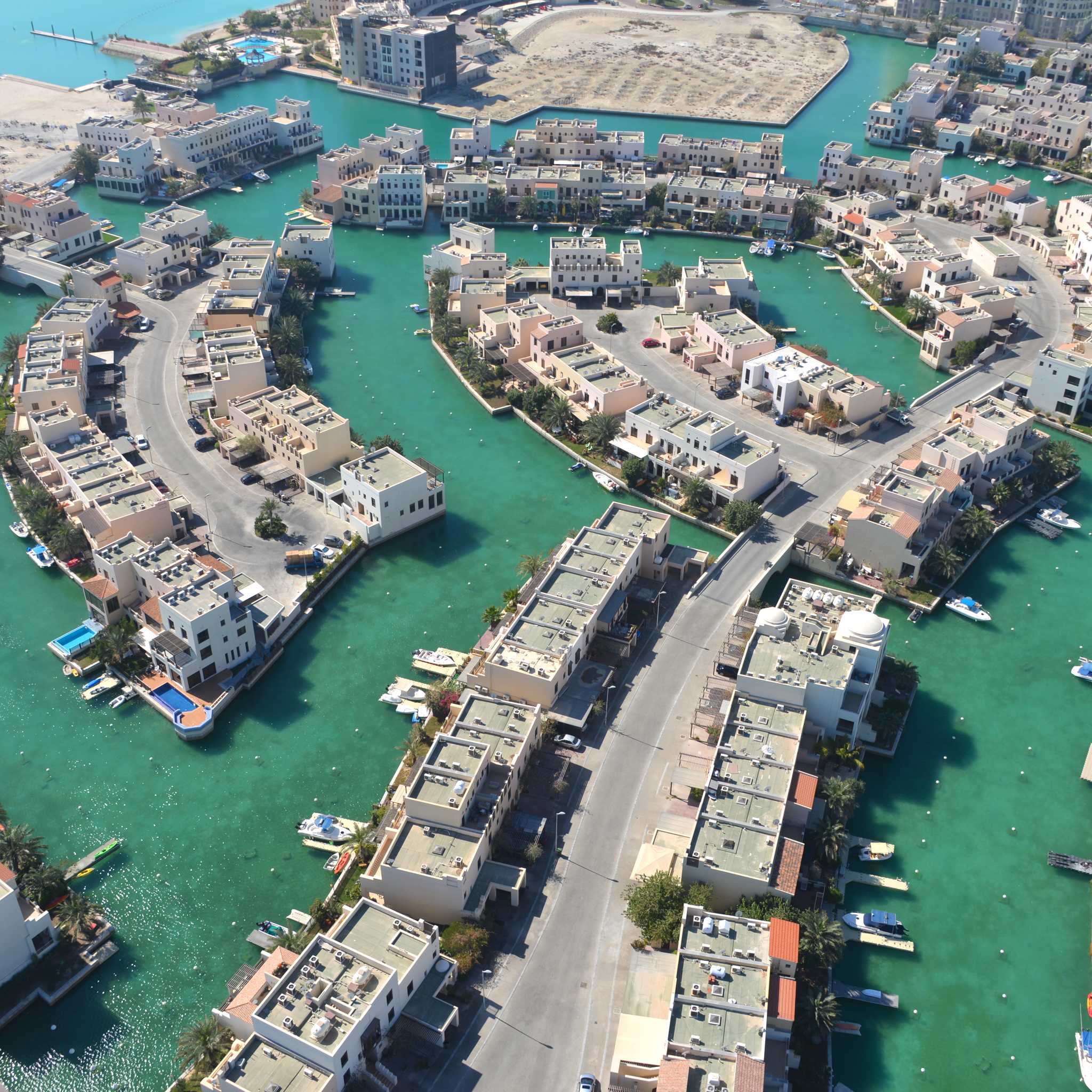 Private car transfers in Bahrain from Durrat Al Bahrain