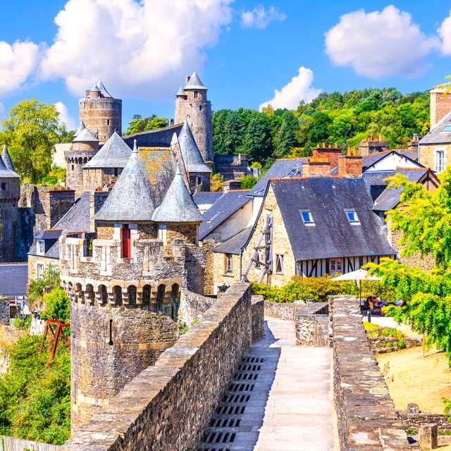 Rennes to Fougeres and Vitre Chateaus: Private day trip