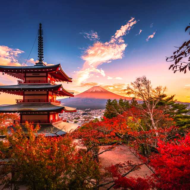 Viagens personalizadas para Best Places to See Fall Foliage in Europe & Asia - Traslados privados por Daytrip