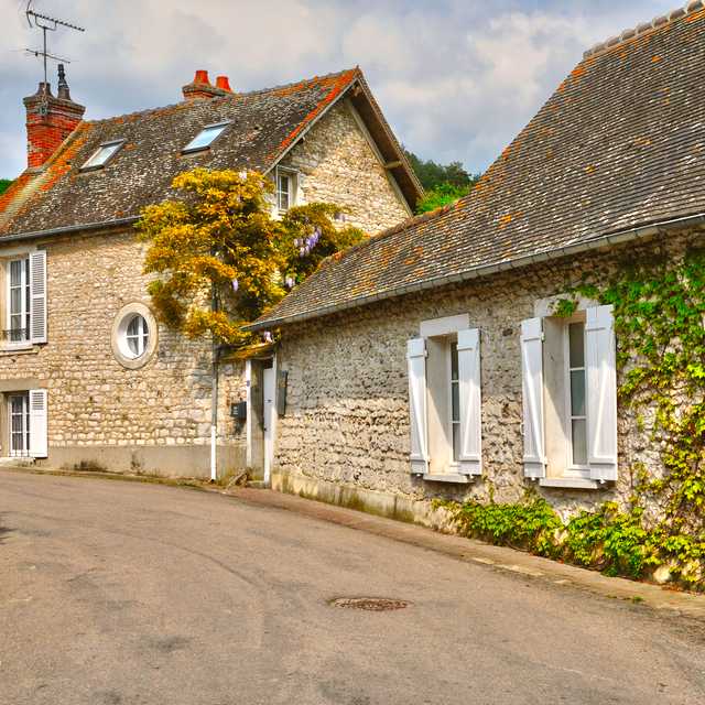 Rouen to Giverny and La Roche-Guyon: Private day trip