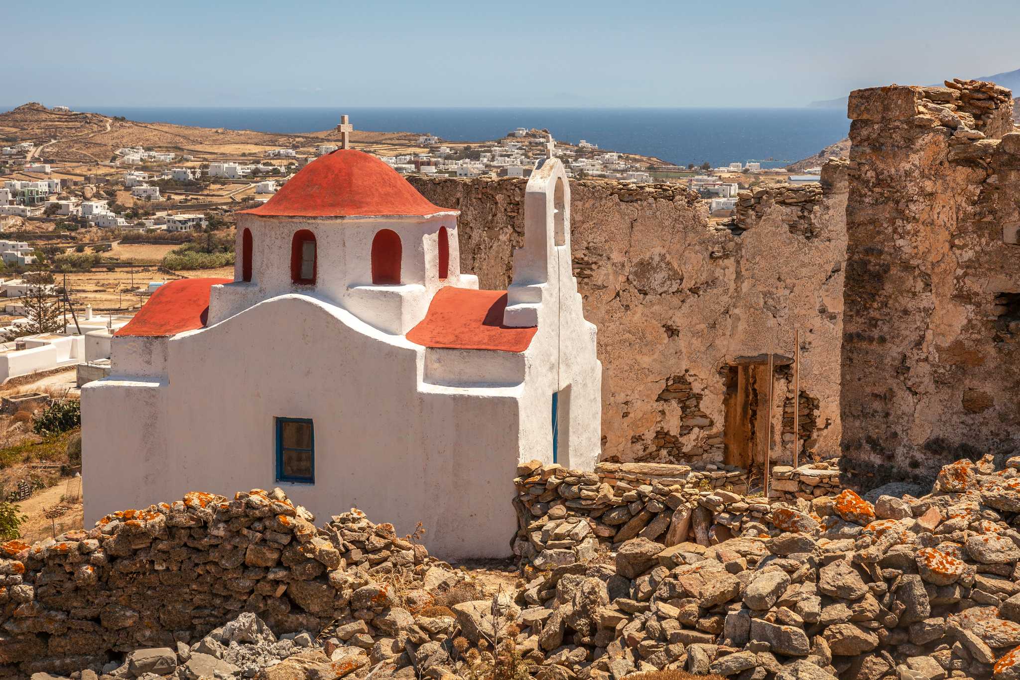 Besök Gyzi Castle på vägen från paralia-kalo-livadi-gr till mykonos-international-airport-gr med Daytrip