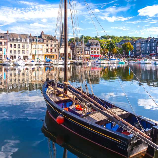 Rouen to Honfleur and Deauville: Private day trip