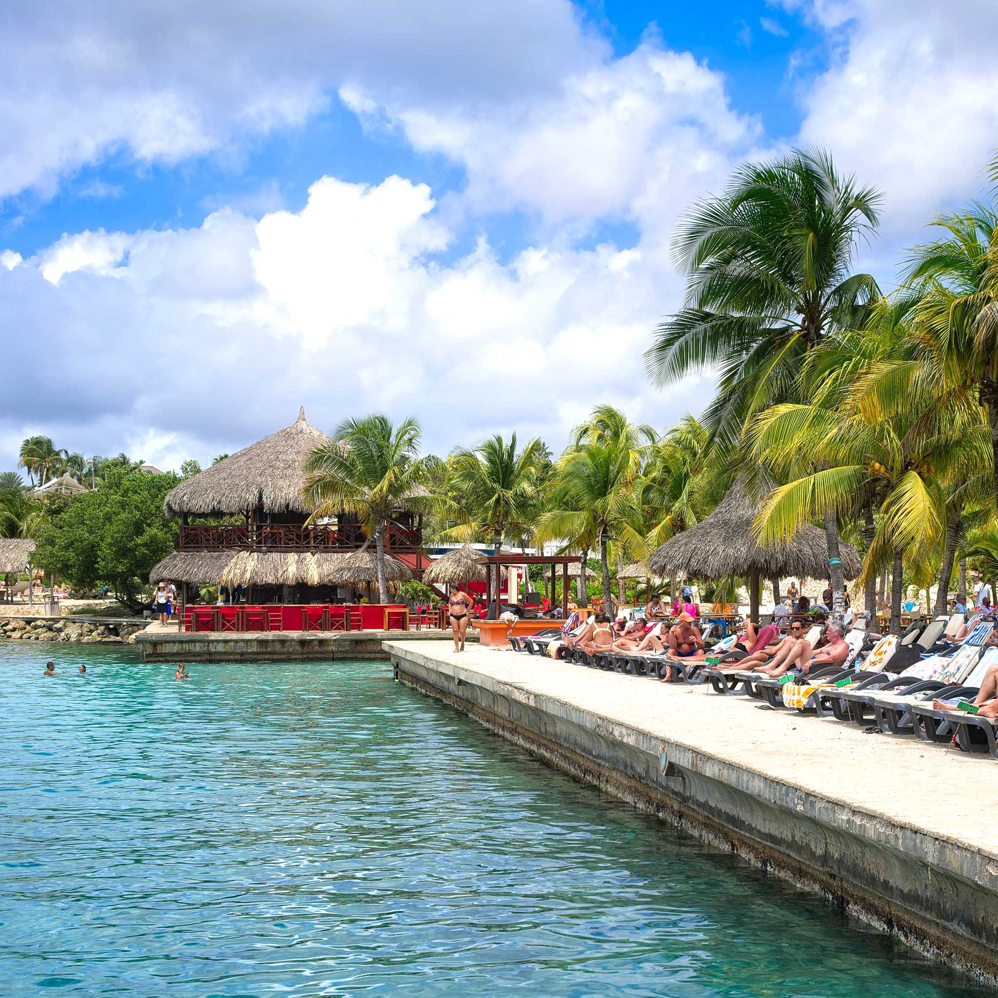 Private car transfers in Curacao from Jan Thiel