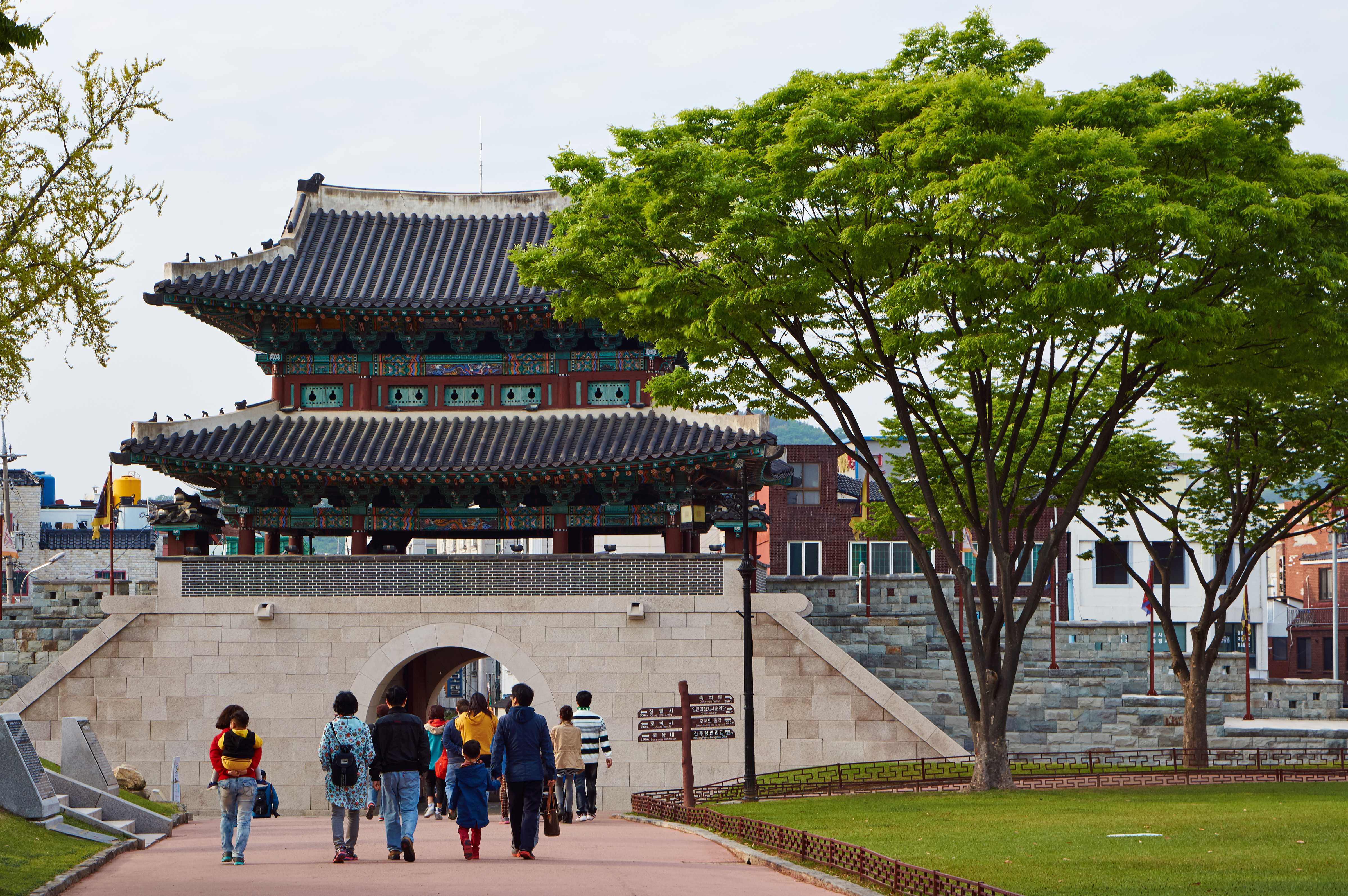 Private Day Trip from Seoul to Jinju and Back