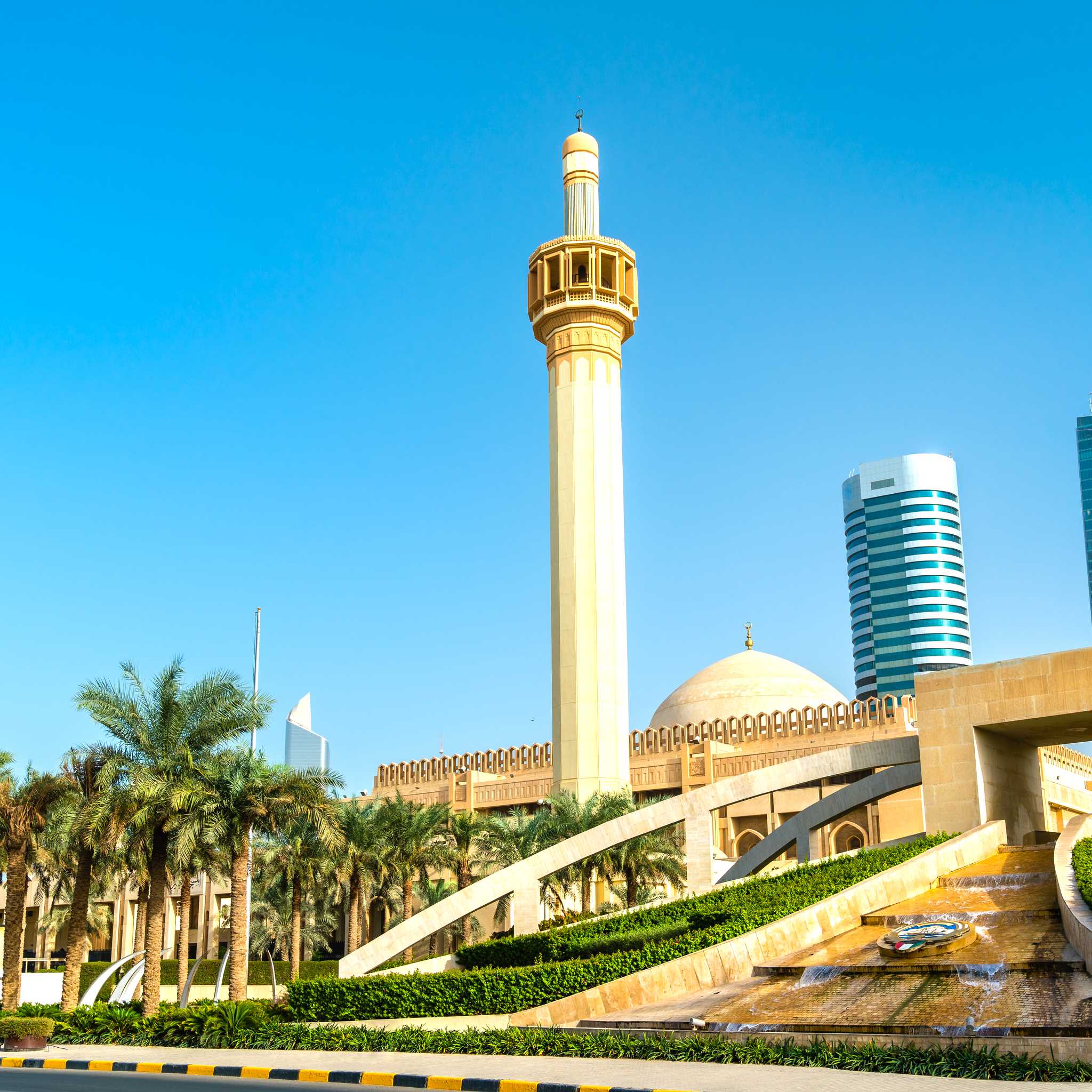 Private car transfers in Kuwait from Kuwait International Airport
