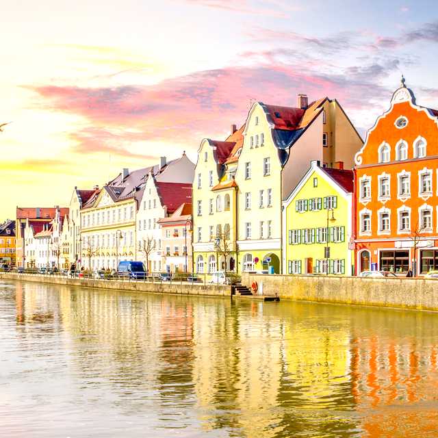 Regensburg to Landshut and Freising: Private day trip