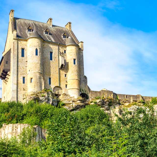 Luxembourg City to Vianden castle and Larochette: Day trip