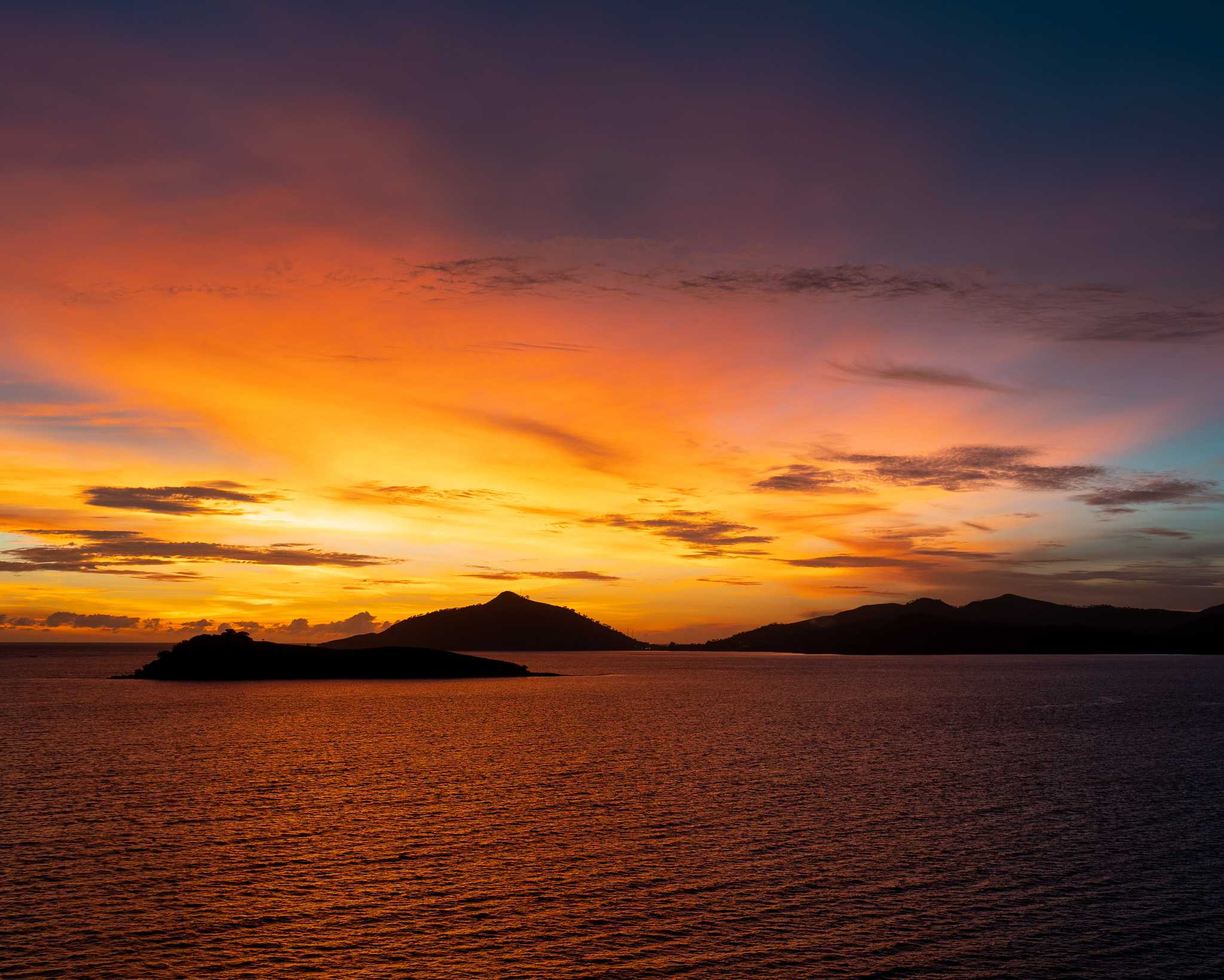 在 从 keapara-beach-pg 到 port-moresby-pg 的途中，参观 Loloata Island Resort Jetty ，通过 Daytrip