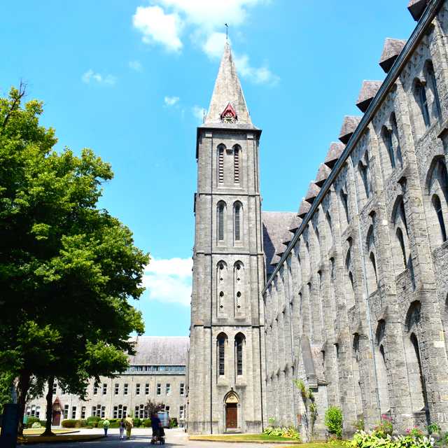 Antwerp to Maredsous Abbey and Dinant: Private day trip