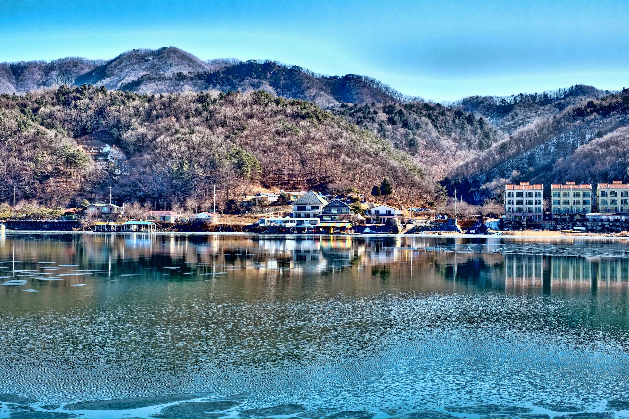 在 从 seoul-kr 到 sokcho-kr 的途中，参观 Nami Island Wharf ，通过 Daytrip