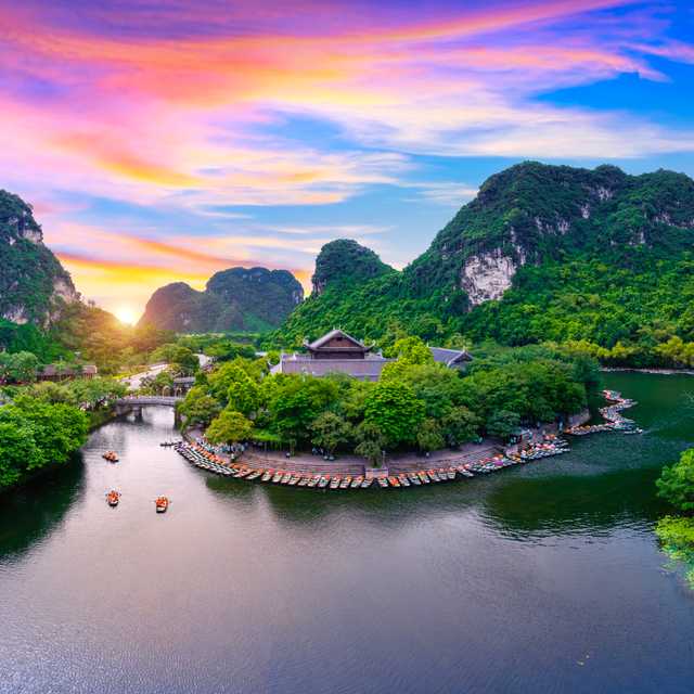 Hanoi to Ninh Binh and Ba Vi: Day trip