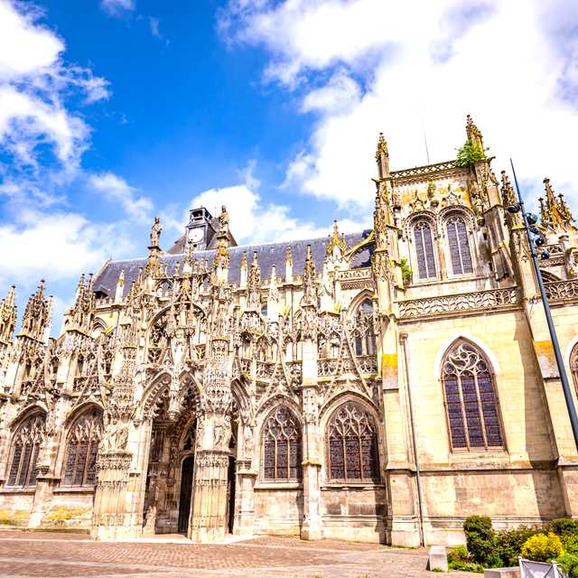 Le Pecq to Giverny and Notre-Dame de Louviers: Day trip