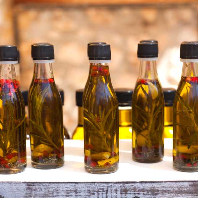 Zakinthos to Olive Press Museum and Anafonitria: Day trip