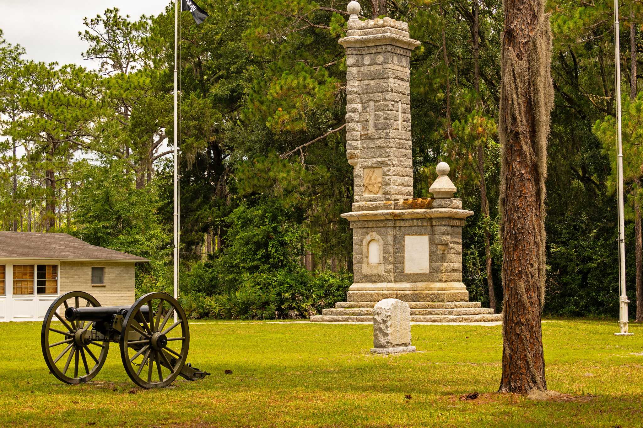 在 从 fort-walton-beach-fl-us 到 jacksonville-fl-us 的途中，参观 Olustee Battlefield Historic State Park ，通过 Daytrip