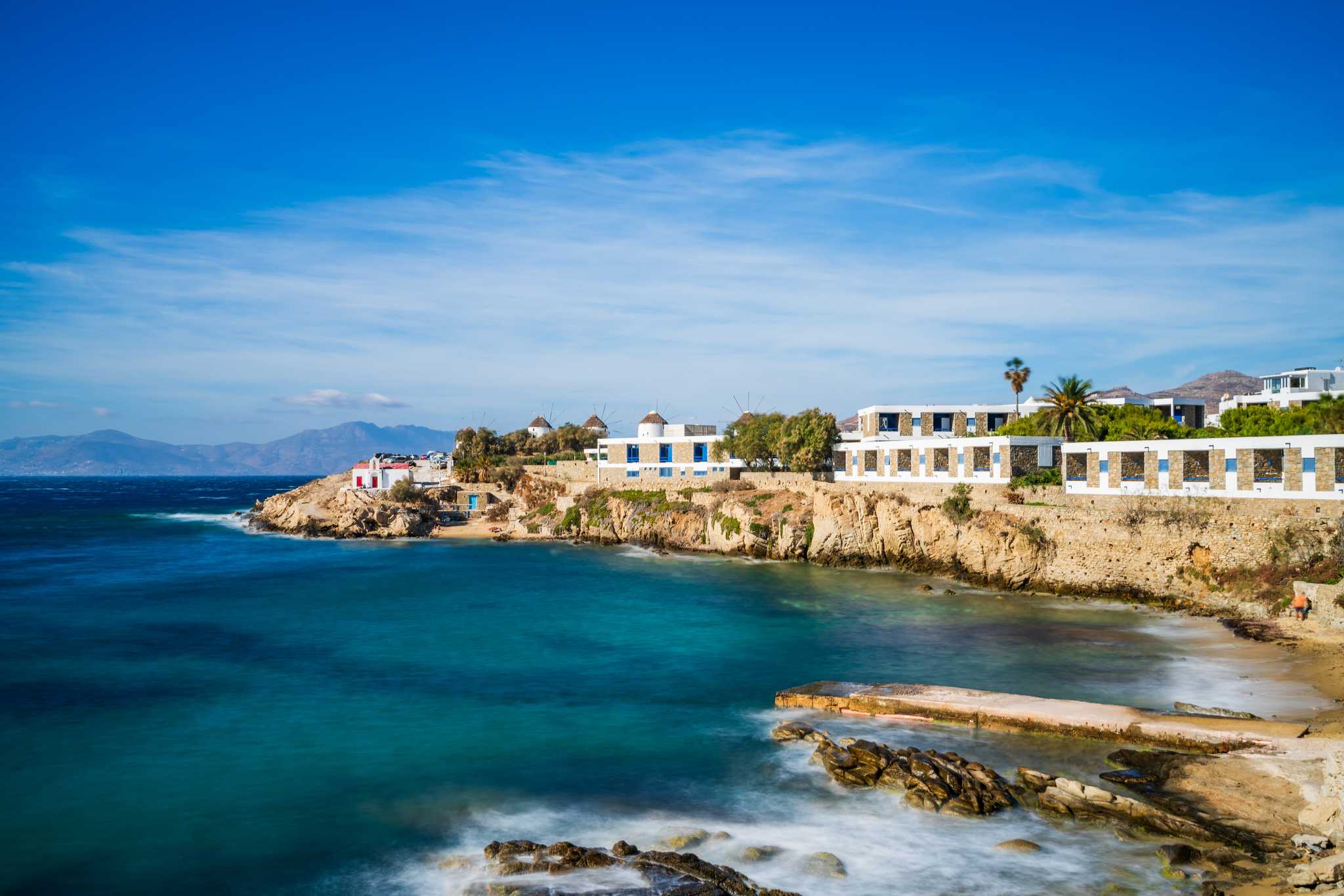 在 从 mykonos-international-airport-gr 到 mykonos-gr 的途中，参观 Paralia Korfos ，通过 Daytrip