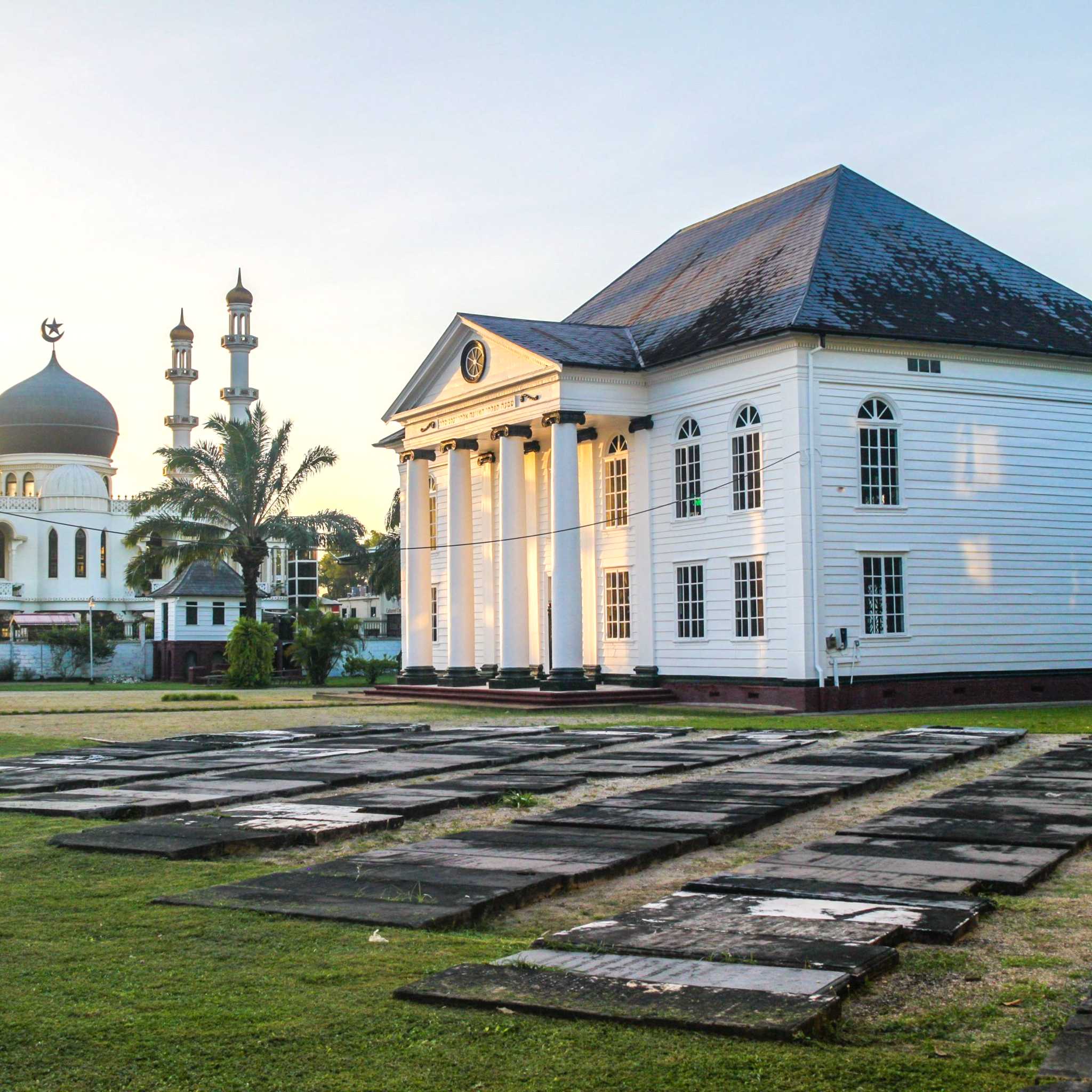 Private car transfers in Suriname from Paramaribo