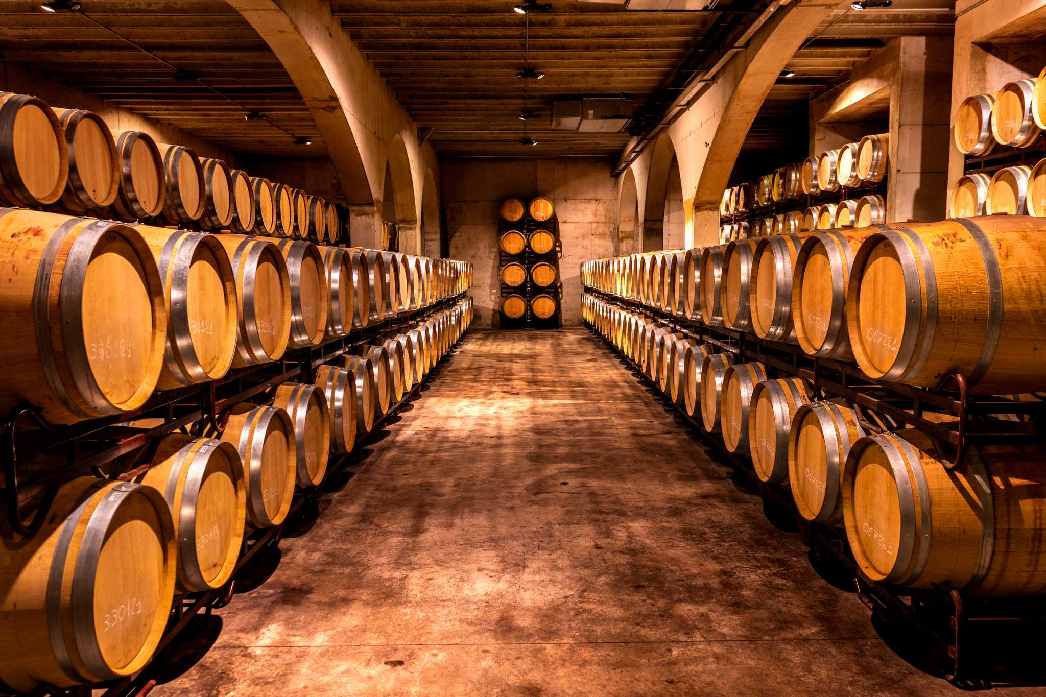 Rhodes City ์์ ์ถ๋ฐํ๋ ๊ฐ์ธ์ ์ธ ํ๋ฃจ ์ฌํ ์ค Piperis Winery ์ผ์ ์ ์ง