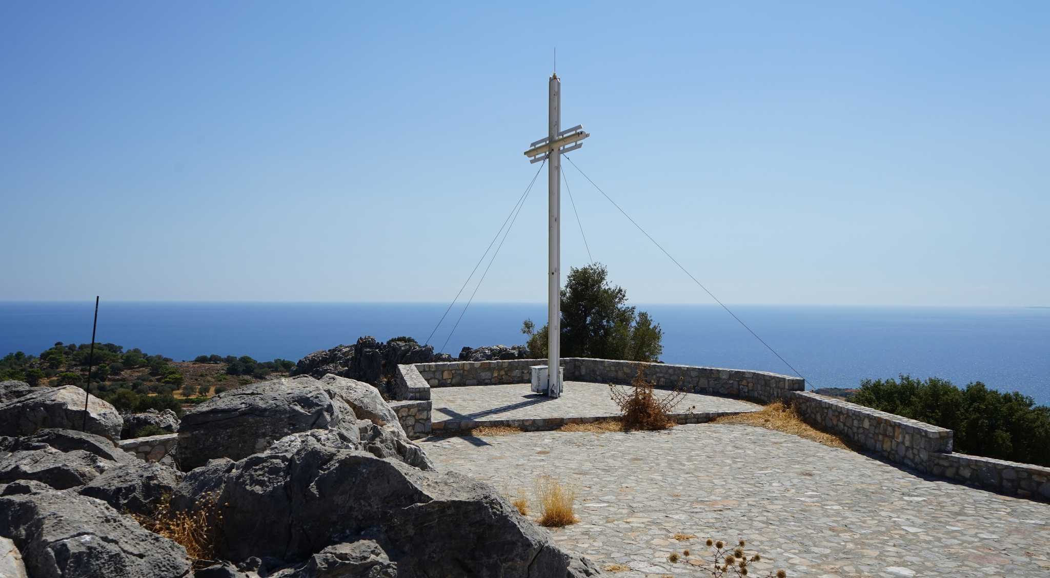Visitar Prophet Elias Church en el camino de paralia-agios-sostis-gr a mykonos-international-airport-gr con Daytrip